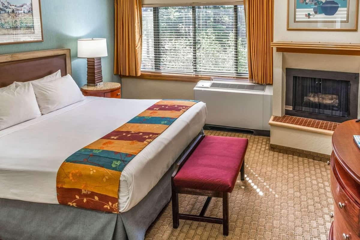In-room safe, blackout drapes, cribs (free), bed sheets