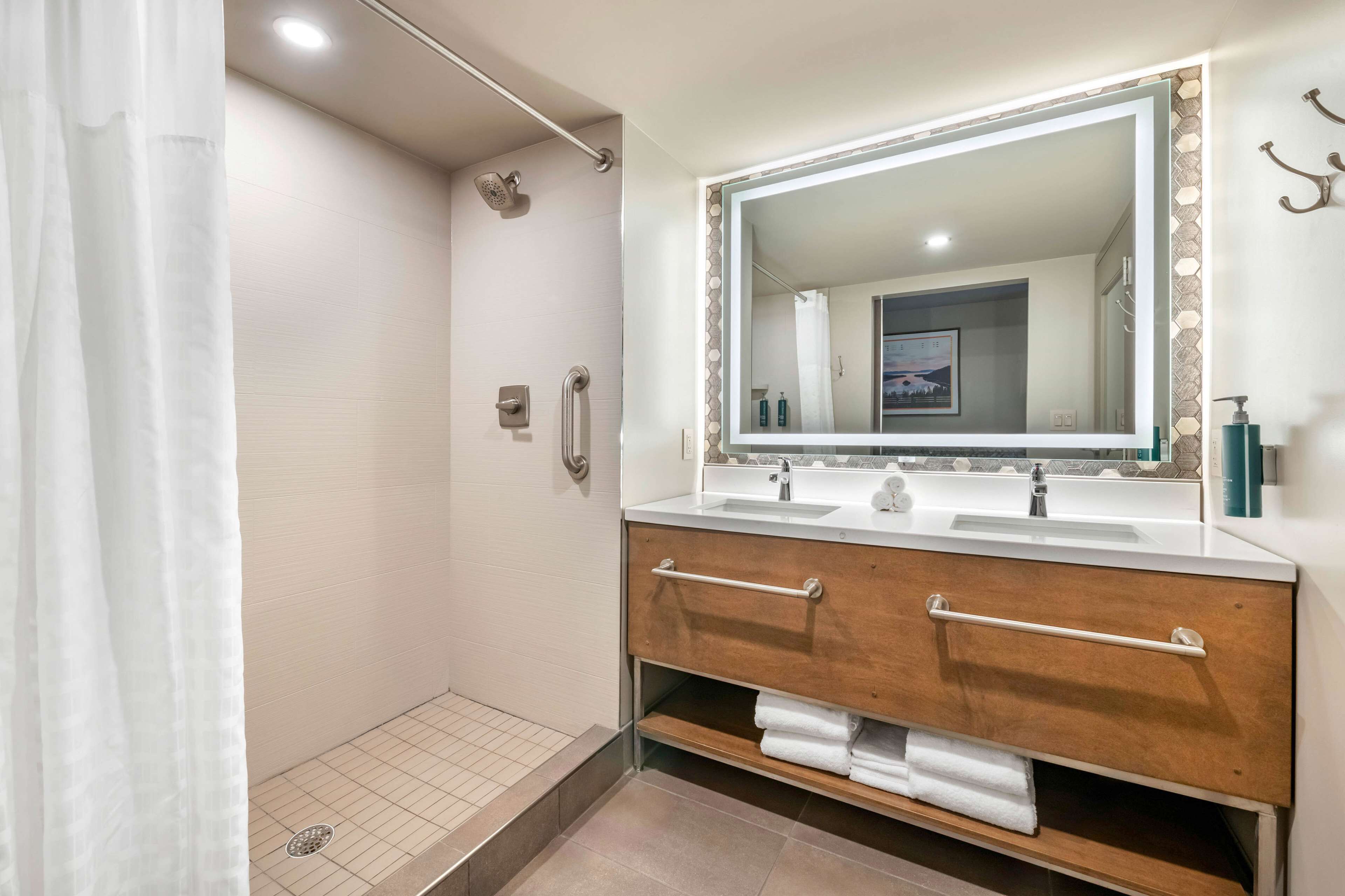 Photo - Hilton Vacation Club Tahoe Seasons Lake Tahoe