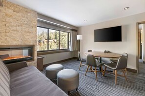 58-inch flat-screen TV with cable channels, TV, fireplace - Hilton Vacation Club Tahoe Seasons Lake Tahoe (South Lake Tahoe)