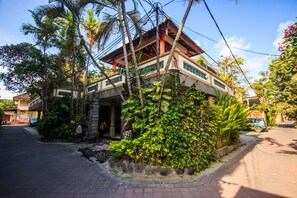 Exterior detail - Sri Ratu Hotel (Legian)