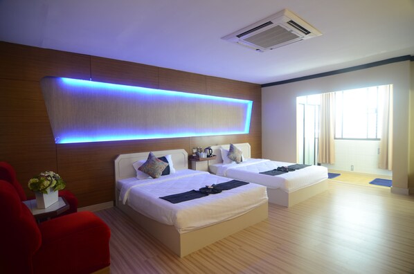 ห้องแฟมิลี่, เตียงใหญ่ 2 เตียง | โต๊ะทำงาน, เตียงเสริม/เปล, Wi-Fi ฟรี