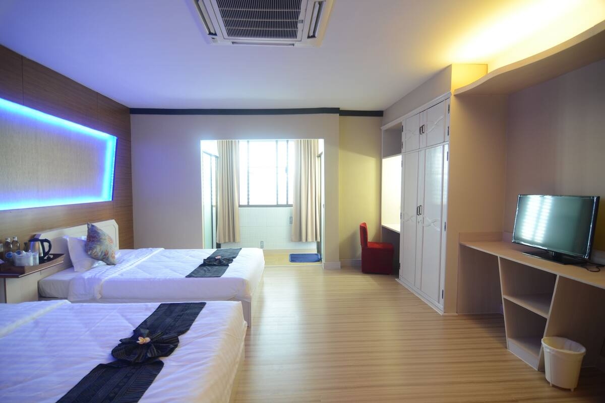 Family Room, 2 Double Beds | Desk, rollaway beds (surcharge), WiFi (free)