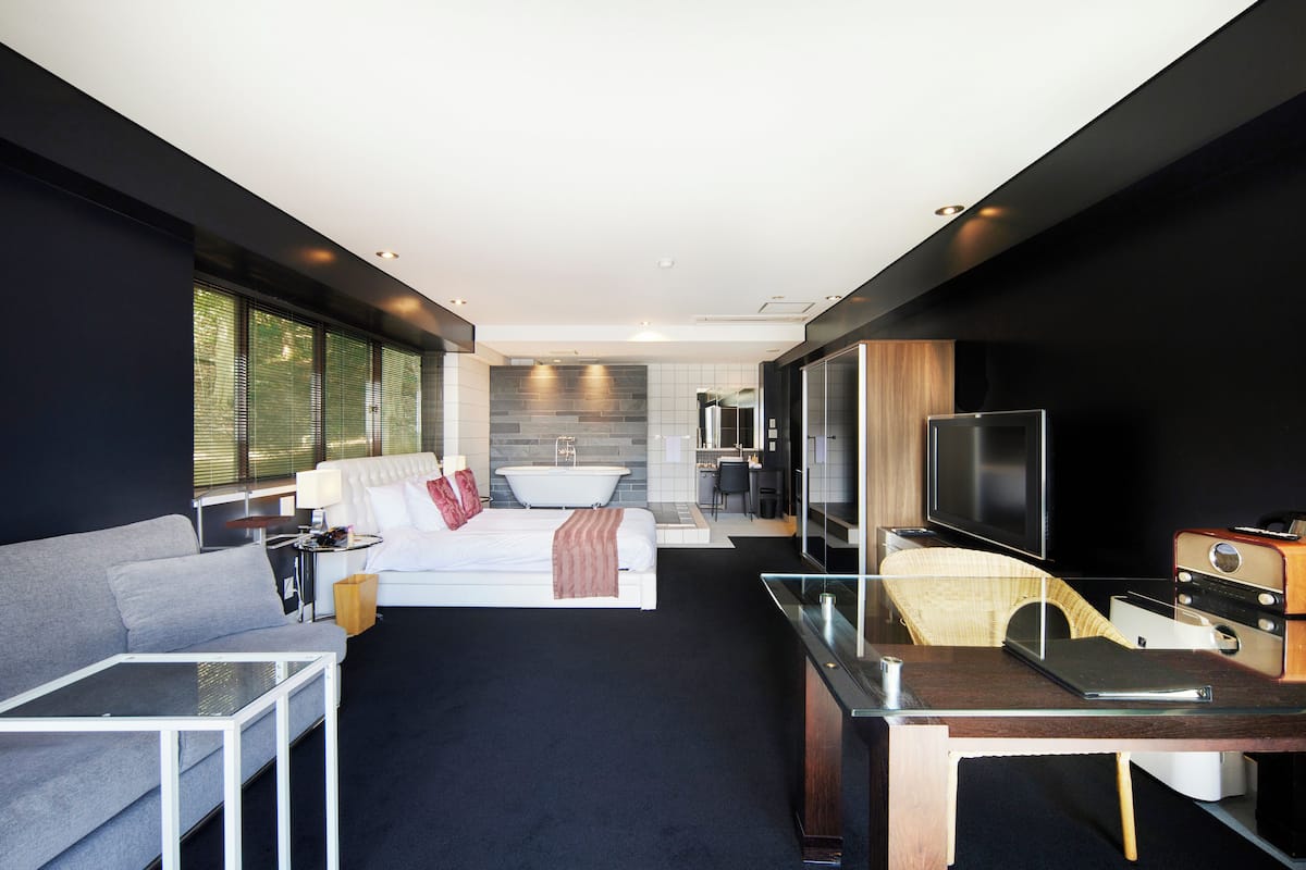 modern corner double room (43sqm) | 1 bedroom, premium bedding, down duvets, pillow-top beds