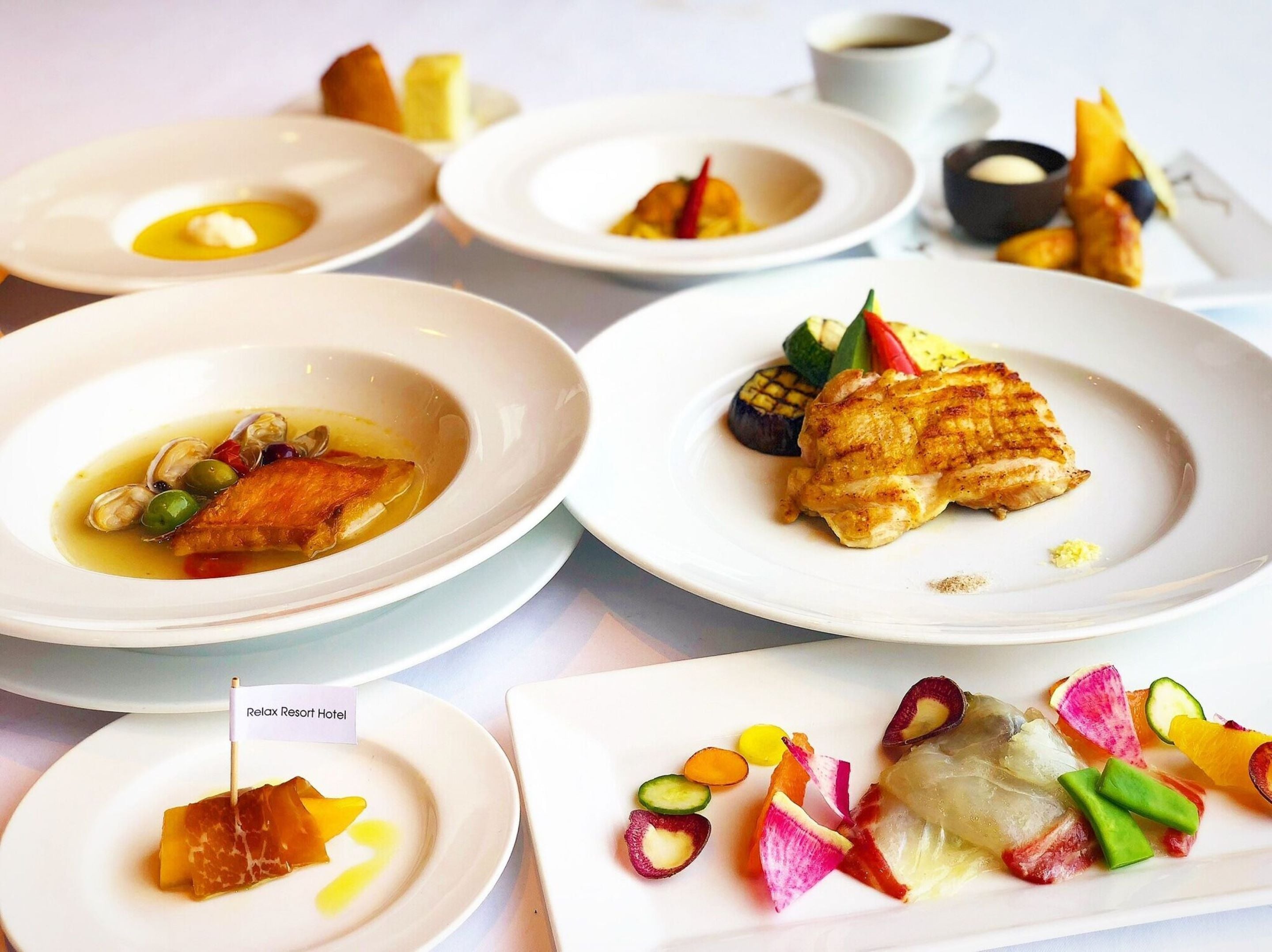 breakfast and dinner served, italian cuisine