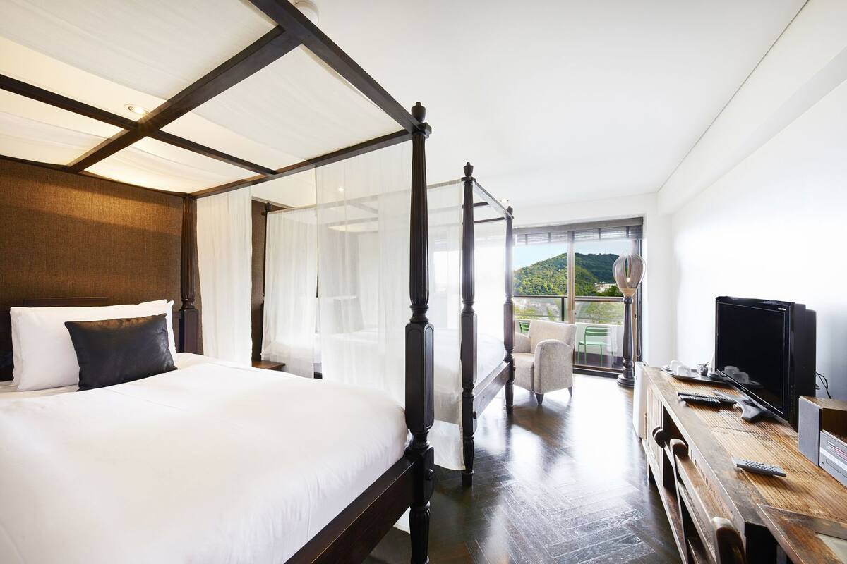 Ropa de cama de alta calidad, cubrecamas y colchones con pillow-top