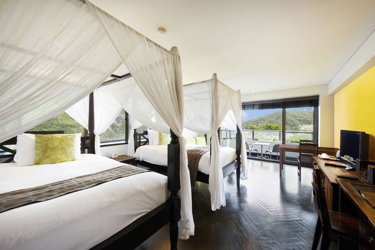 Ropa de cama de alta calidad, cubrecamas y colchones con pillow-top