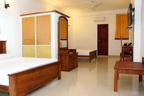 Unclassified image, 1 of 43, button - Roy Villa Beach Hotel (Beruwela)