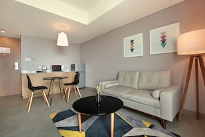 Studio Suite | Living area