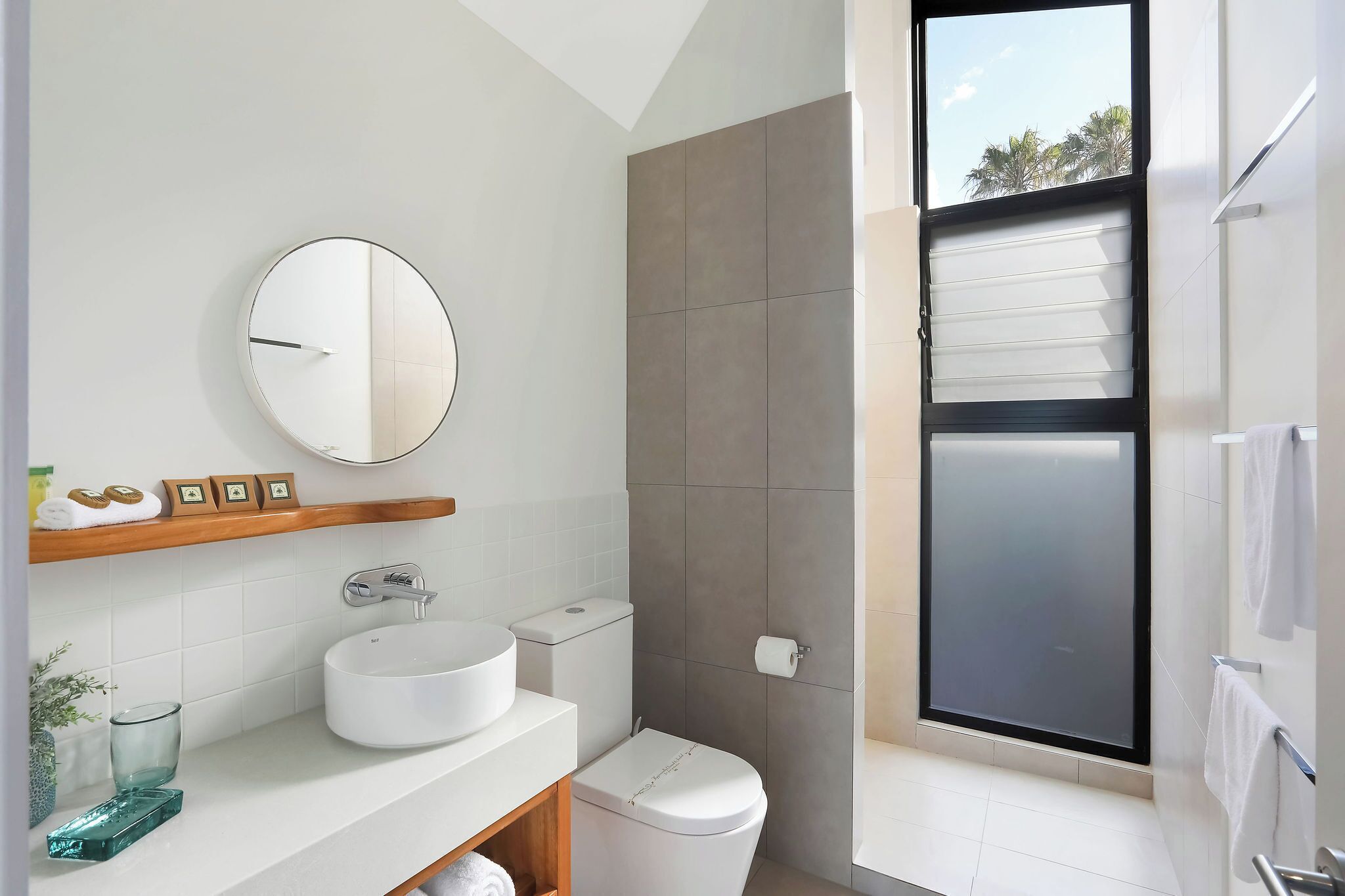 Cabane Premium (Sleeps 5 - Dog Friendly) | Salle de bain | Douche, articles de toilette gratuits, sèche-cheveux