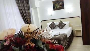 Suíte | Escrivaninha, berços grátis, camas extras/dobráveis (sobretaxa)