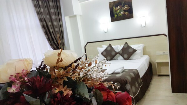 Suite | Desk, free cots/infant beds, rollaway beds - MyRa Residence (Istanbul)