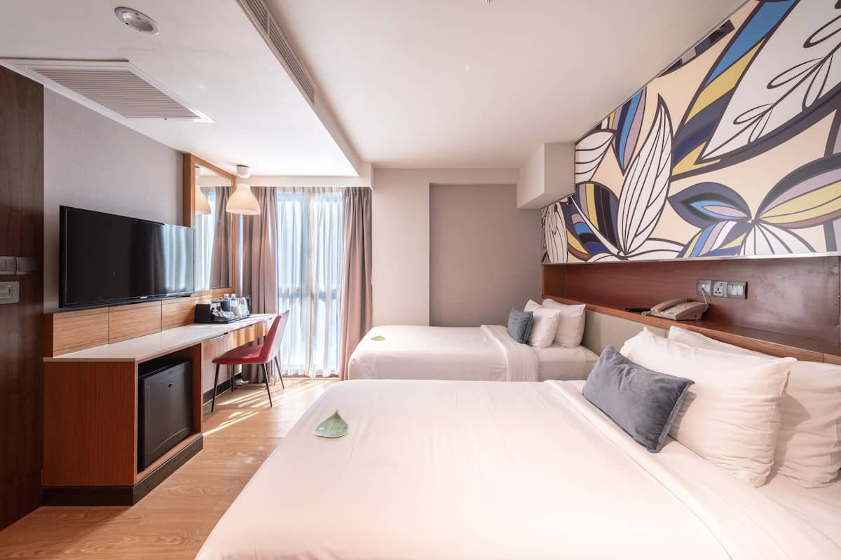 Phòng 2 giường đơn Deluxe | Bộ đồ giường kháng dị ứng, minibar, két bảo mật tại phòng