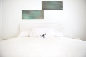 Doppelzimmer | Hochwertige Bettwaren, Zimmersafe, Schreibtisch, kostenloses WLAN