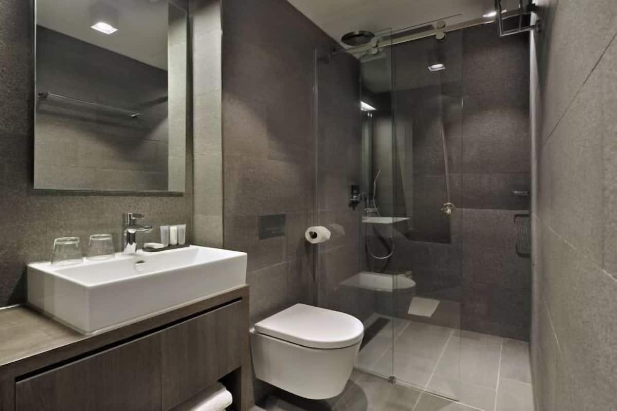 Bathroom | Shower, rainfall showerhead, free toiletries, hair dryer