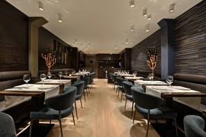 Daily buffet breakfast (EUR 17.50 per person) - Amsterdam Forest Hotel (Amstelveen)