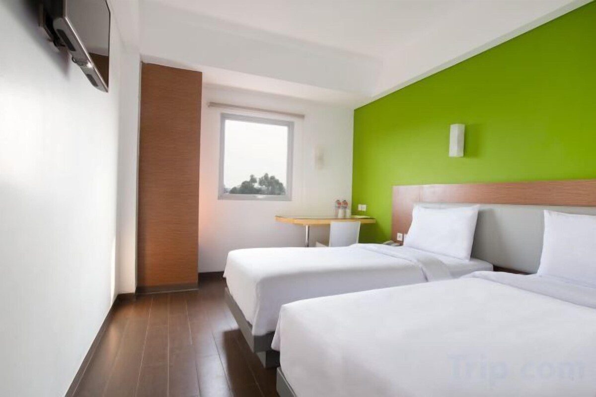 In-room safe, desk, iron/ironing board (on request), WiFi (free)