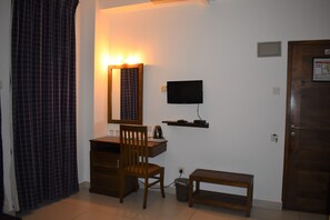 Standard Double Room | Living area