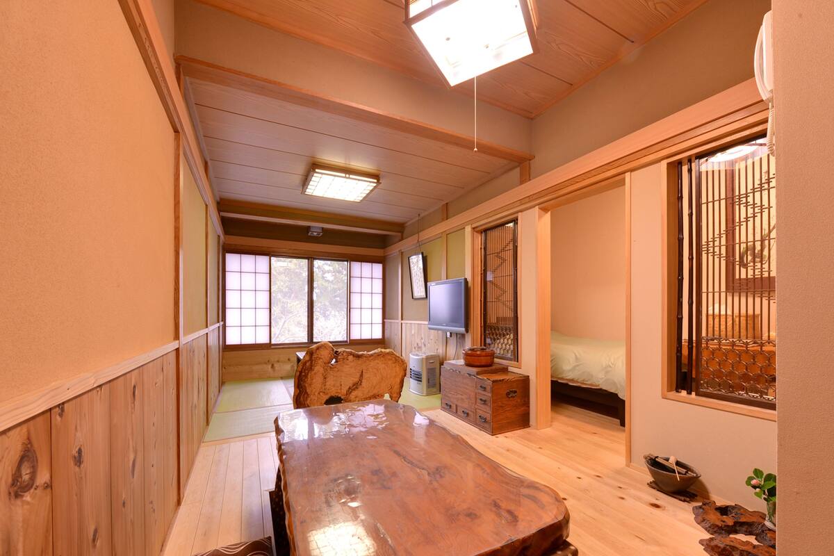 傳統客房, 共用浴室, 城市景 (meals served in room) | 熨斗/熨衫板