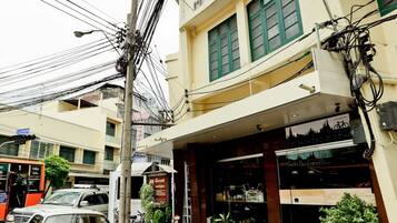 Fachada de la propiedad