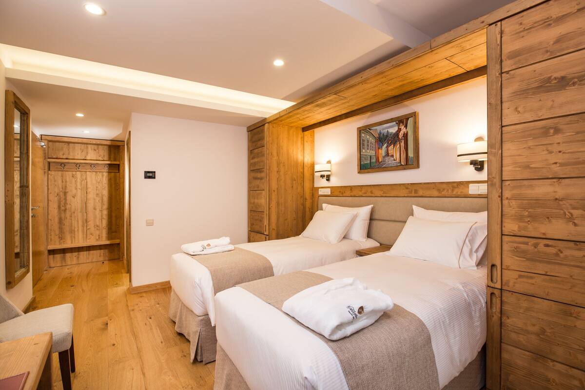 Minibar, in-room safe, desk, blackout curtains