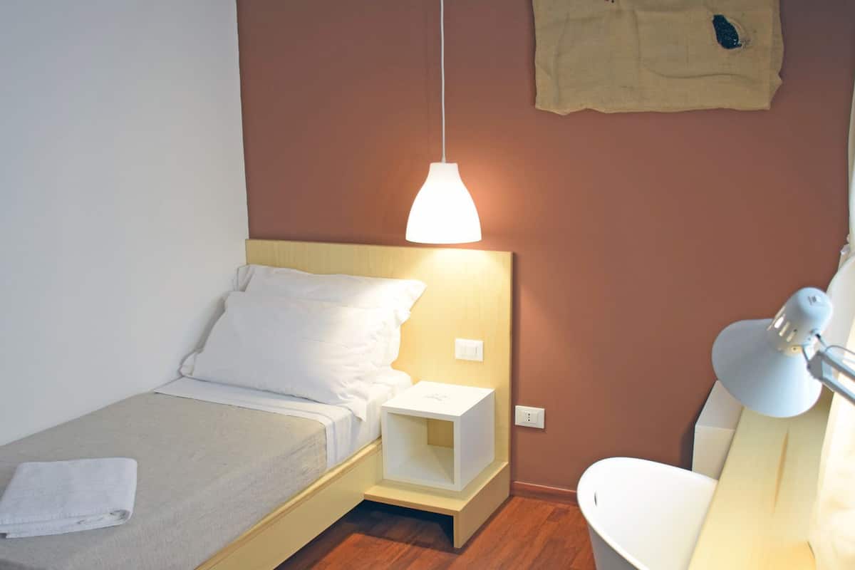 Chambre simple | Literie de qualité, minibar, coffre-fort, bureau