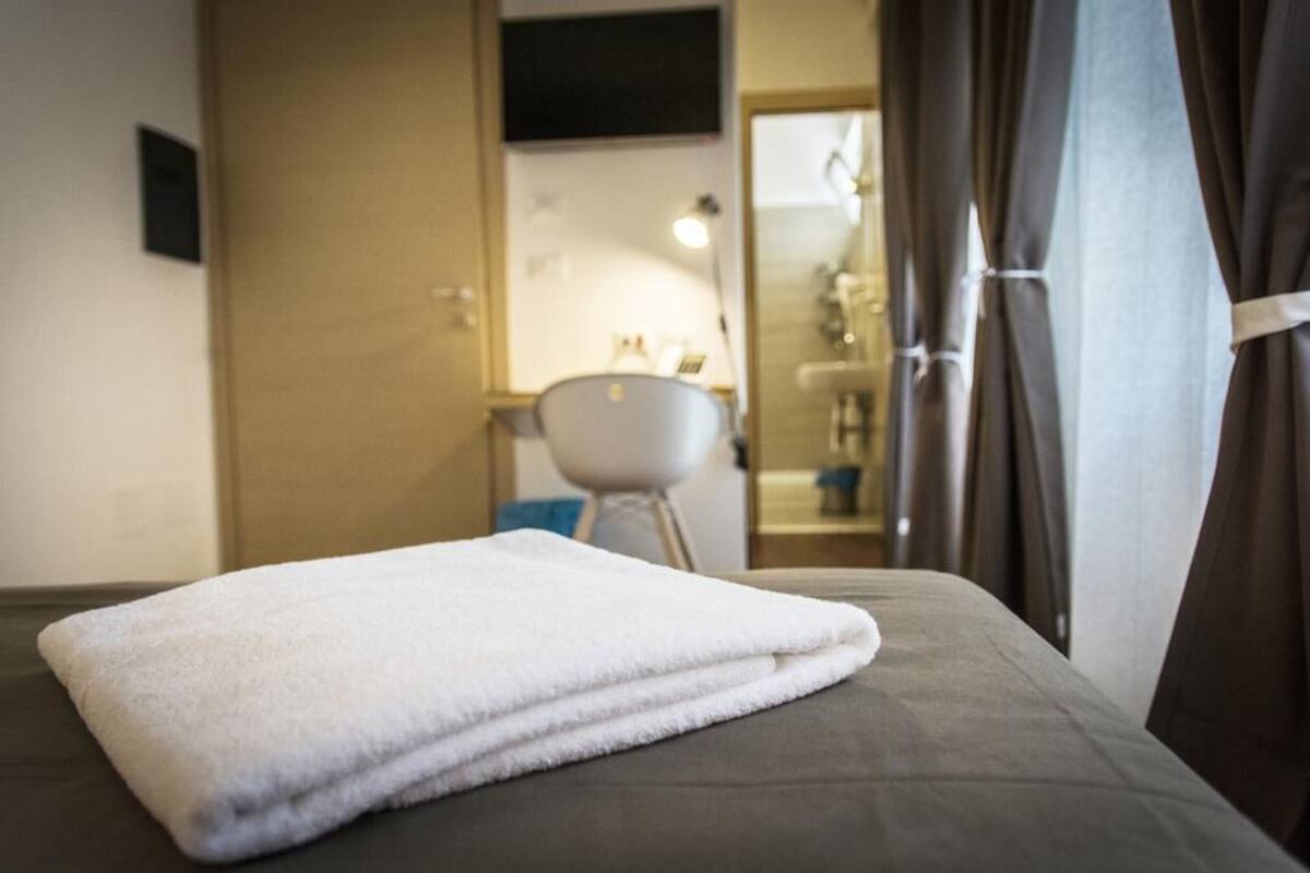 Literie de qualité, minibar, coffre-fort, bureau