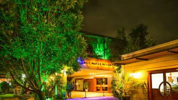 تفاصيل الفندق من الداخل