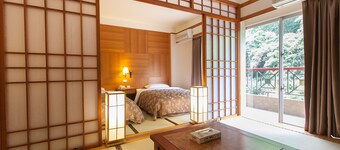 Hoya Hot Springs Hotel