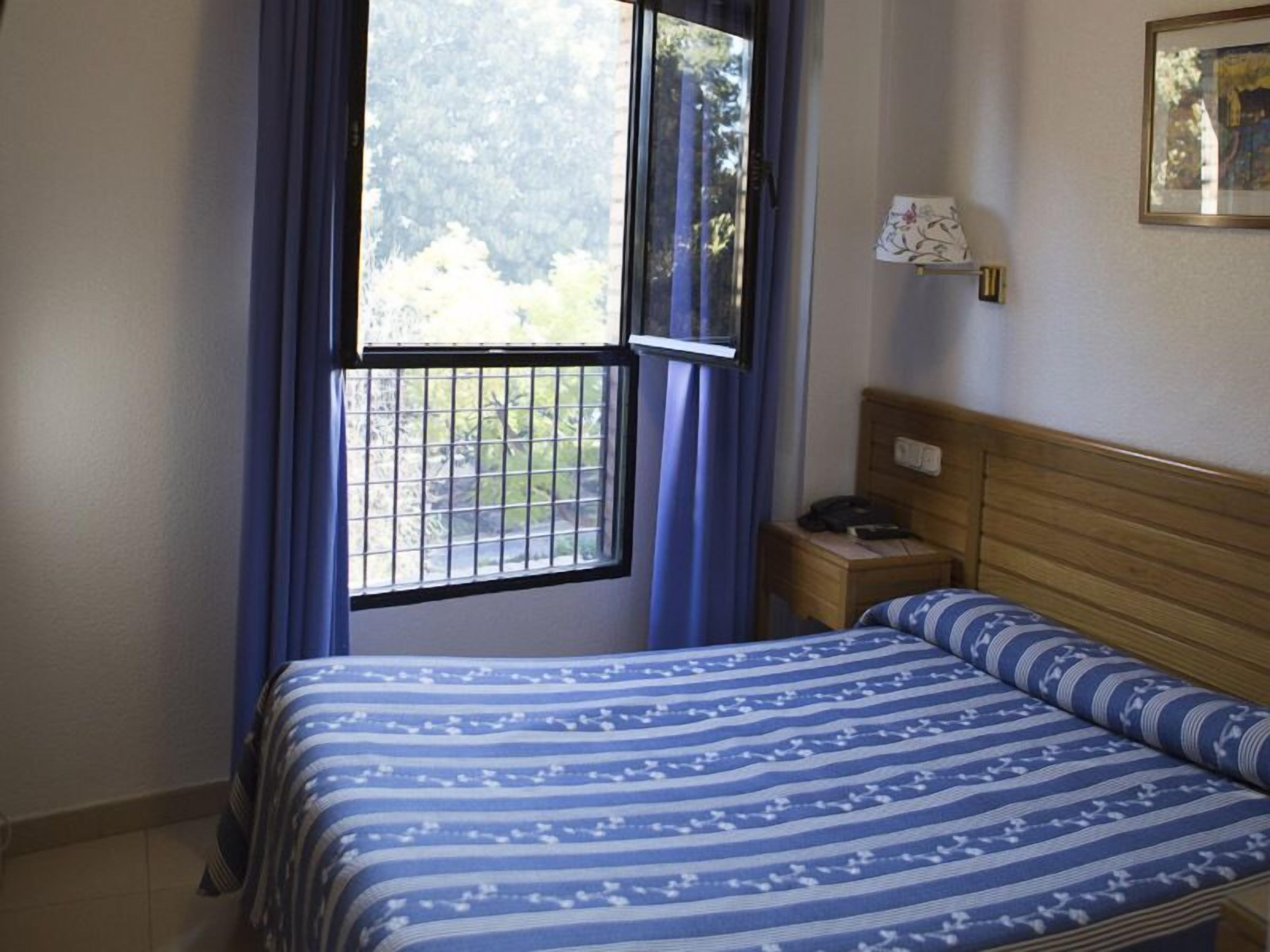 double room | desk, blackout curtains, iron/ironing board, free cots/infant beds