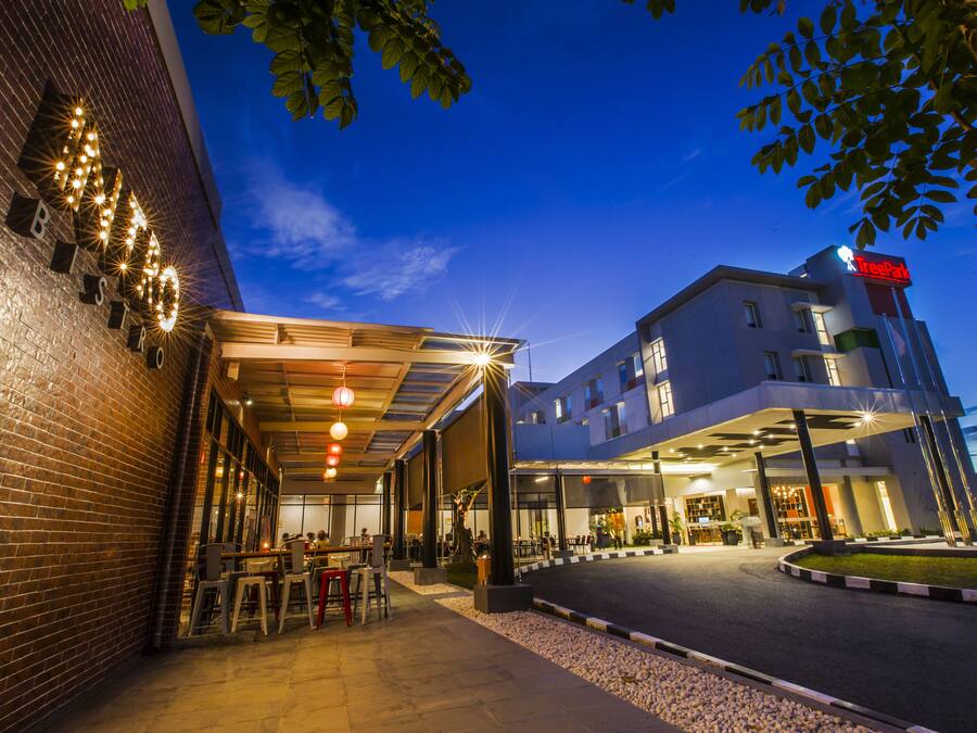 Front of property - evening/night