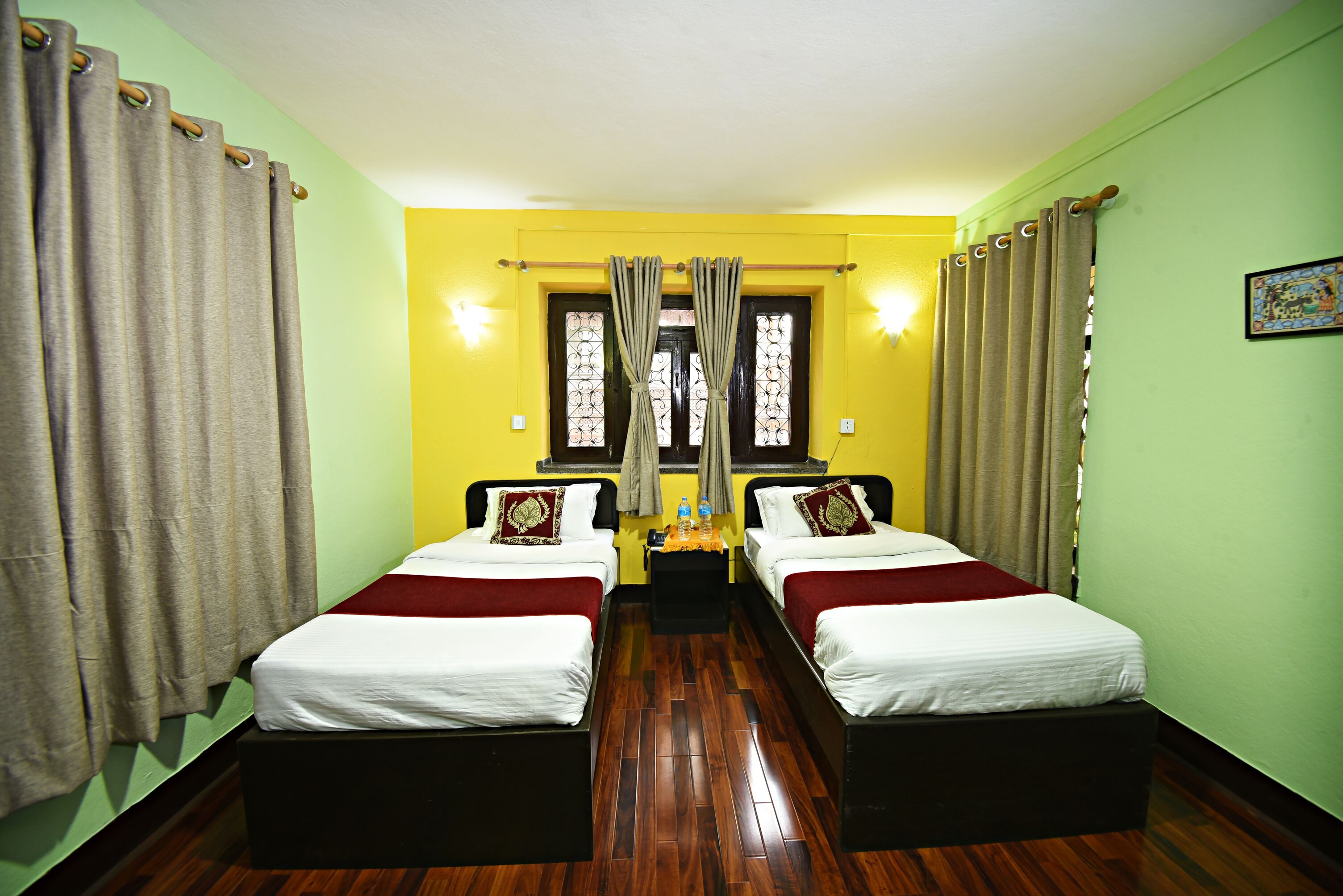 standard twin room | desk, laptop workspace, soundproofing, iron/ironing board