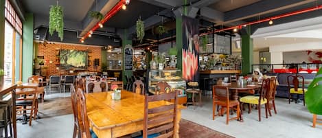 Lunch and dinner served, local cuisine