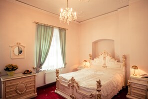 Standard Double Room | Hypo-allergenic bedding, minibar, desk, blackout drapes - LH Hotel Gold (Cesky Krumlov)
