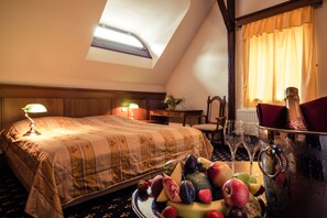 Hypo-allergenic bedding, minibar, desk, blackout drapes - Rožmberský Dvůr (Cesky Krumlov)