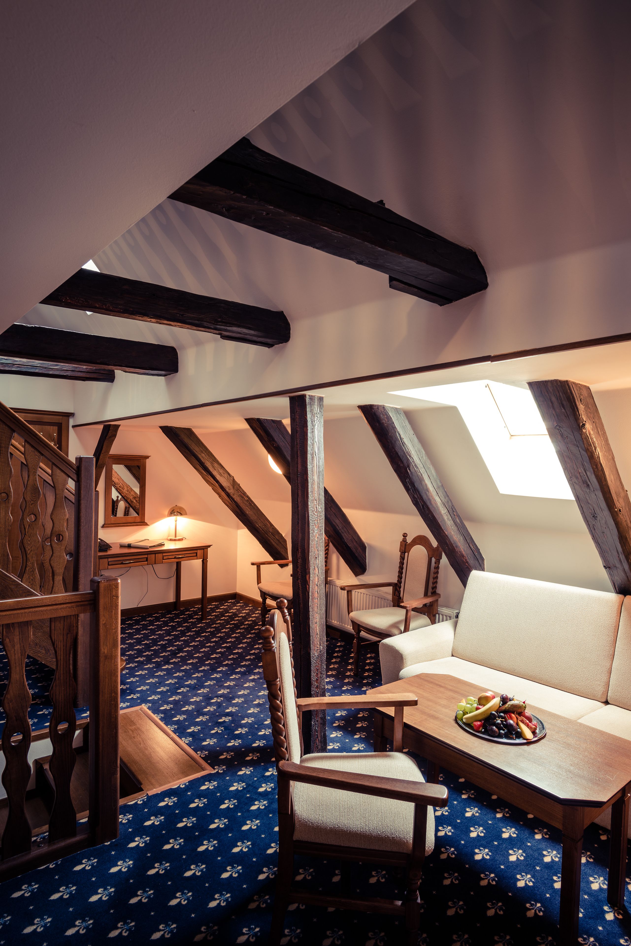 junior apartment | living area | flat-screen tv