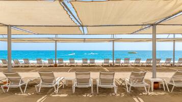 Private beach, sun-loungers, beach umbrellas, beach towels