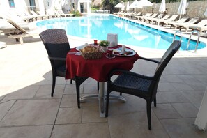 Daily full breakfast for a fee - Queen Resort Hotel (Bodrum)