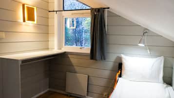 Apartment, 3 Schlafzimmer (4 People, excluding linen & towels) | 1 Schlafzimmer, individuell dekoriert, individuell eingerichtet