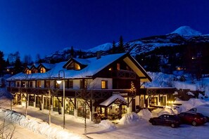 Front of property - Hemsetunet Apartments (Hemsedal)