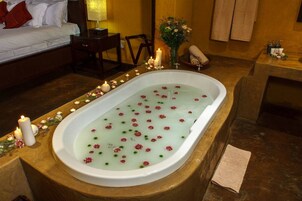 Superior Room | Deep soaking bathtub