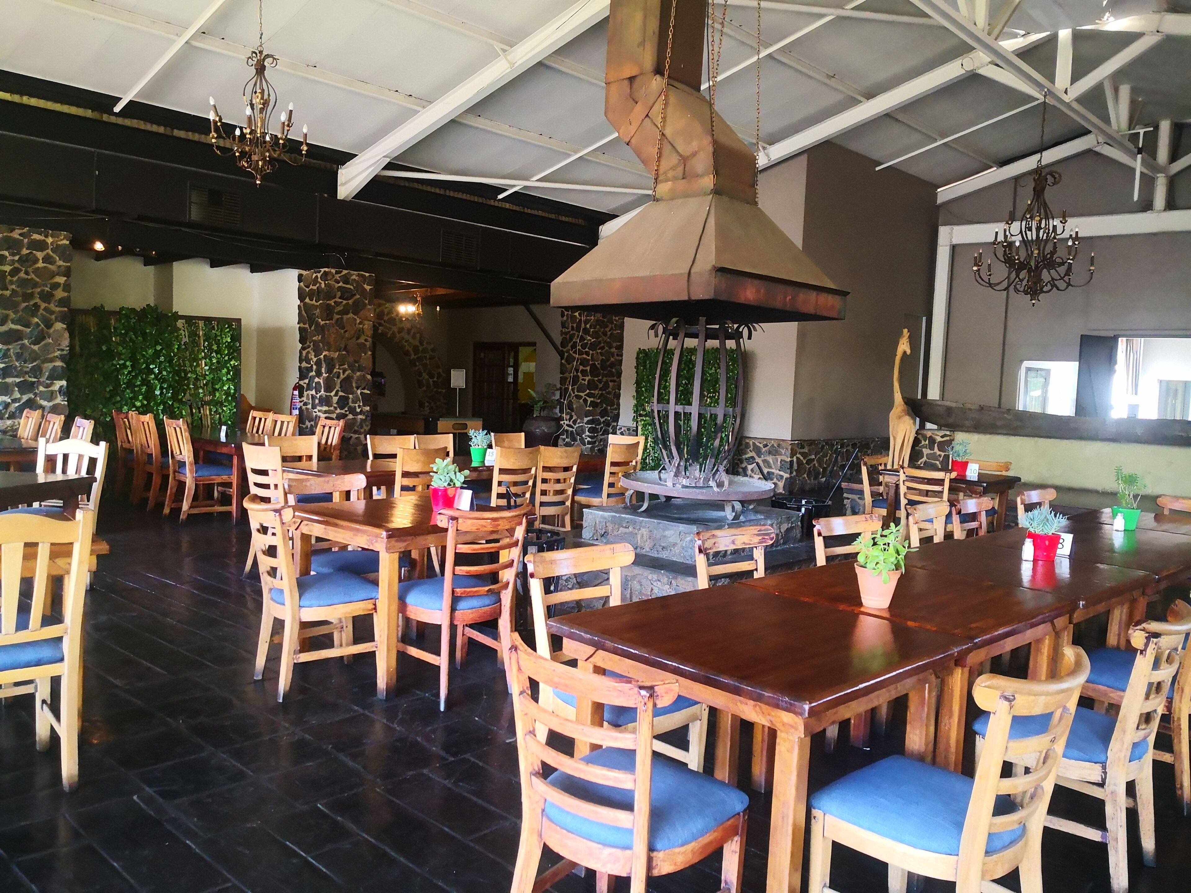 lunch and dinner served, portuguese cuisine