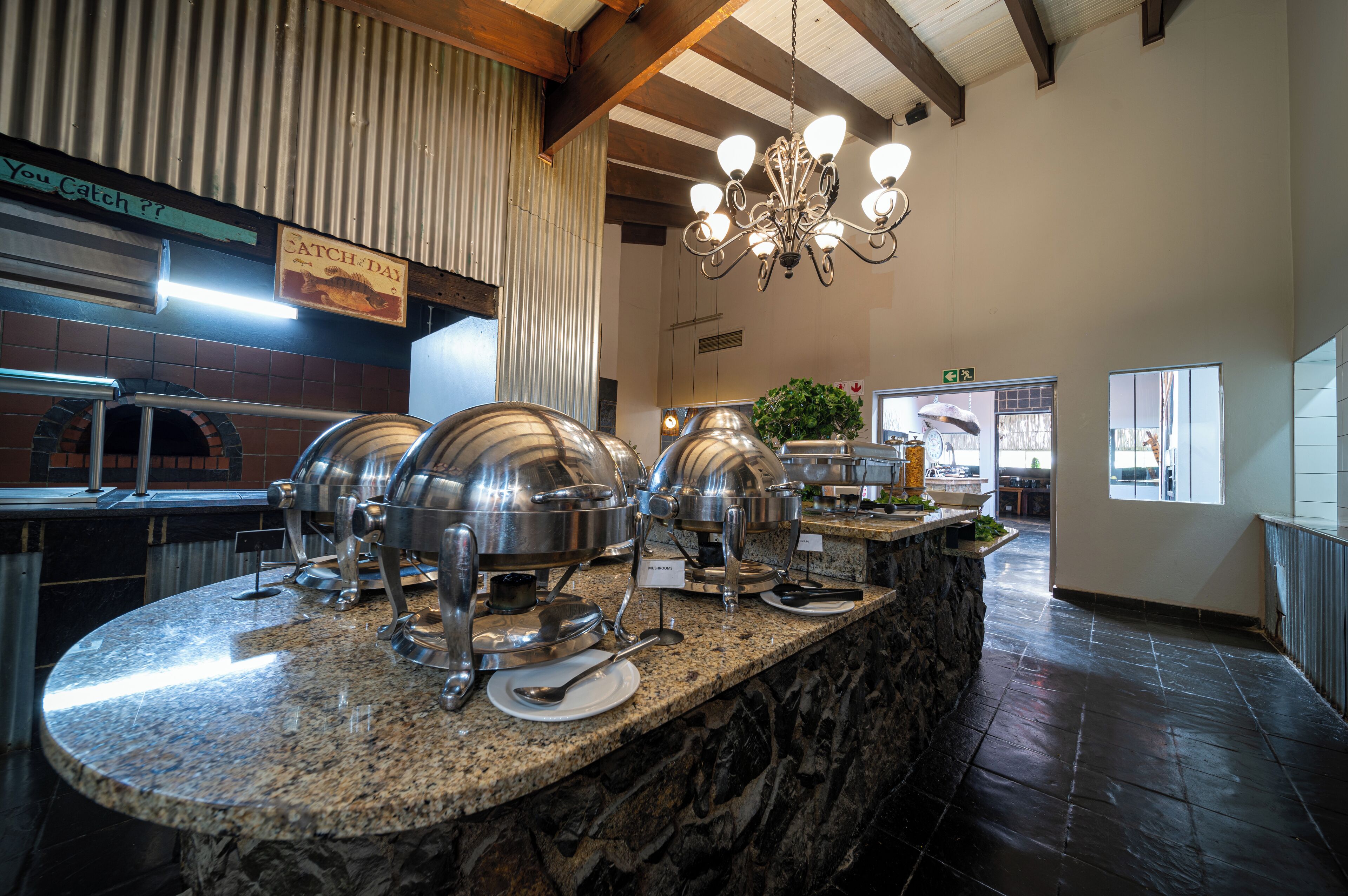 Daily full breakfast (ZAR 200 per person)