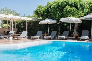 Piscine extérieure (ouverte en saison)