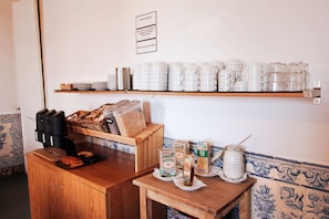 Daily buffet breakfast for a fee - WOT New Lisbon Social (Lisbon)