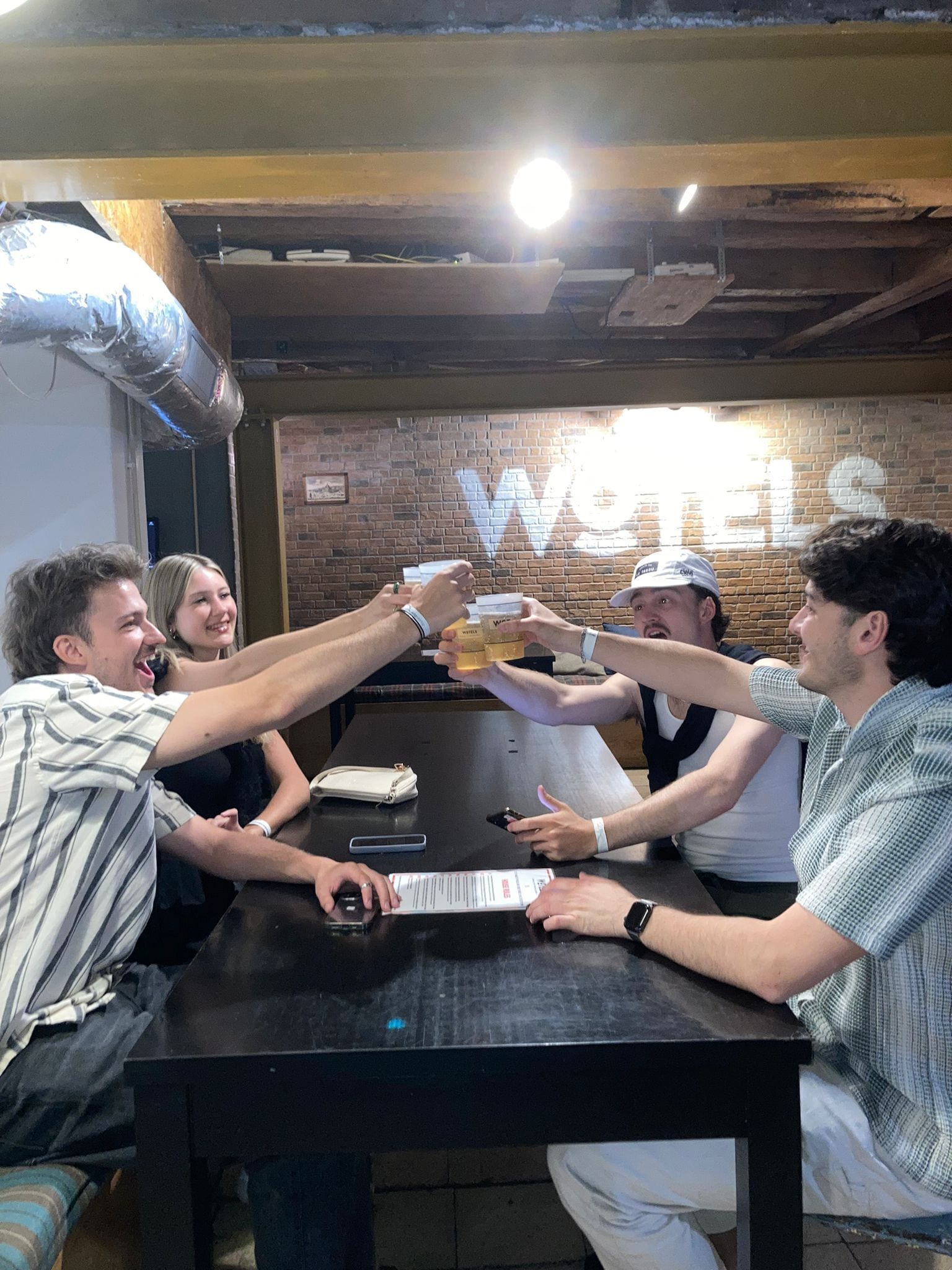 Foto - WOT New Lisbon Social