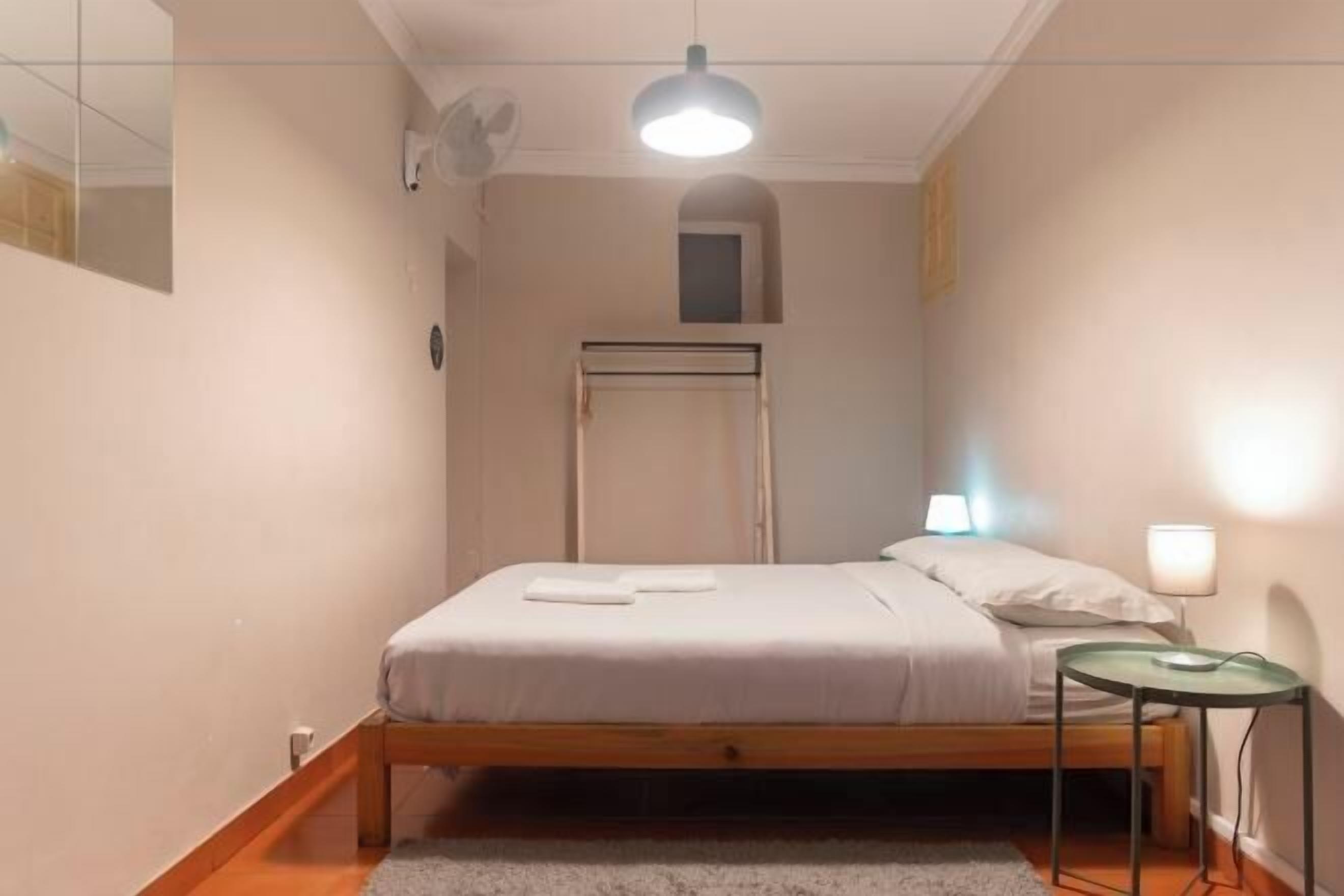 Individuelt dekorert, individuelt innredet og strykejern/-brett