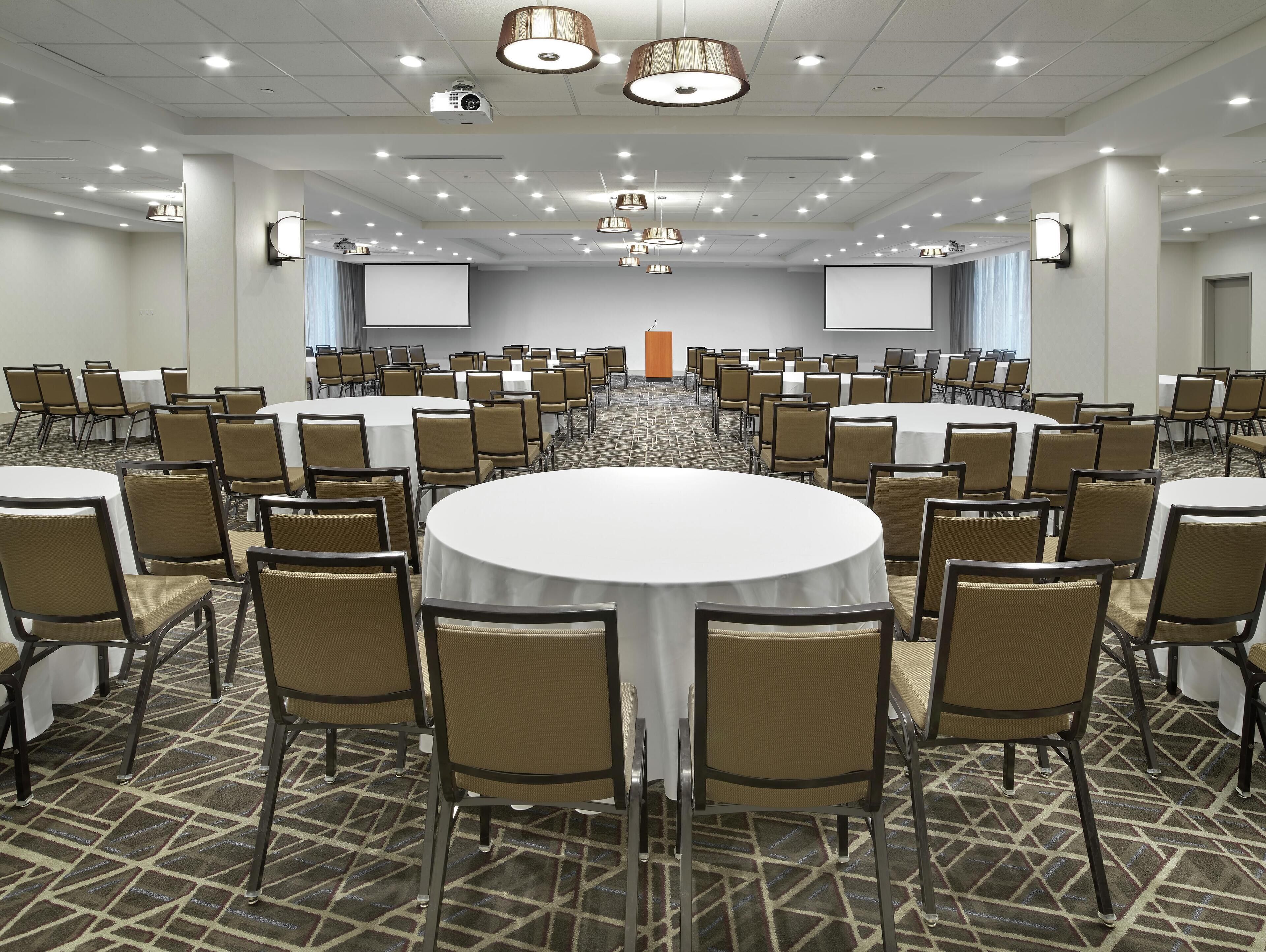Photo - DoubleTree by Hilton Edmonton Downtown