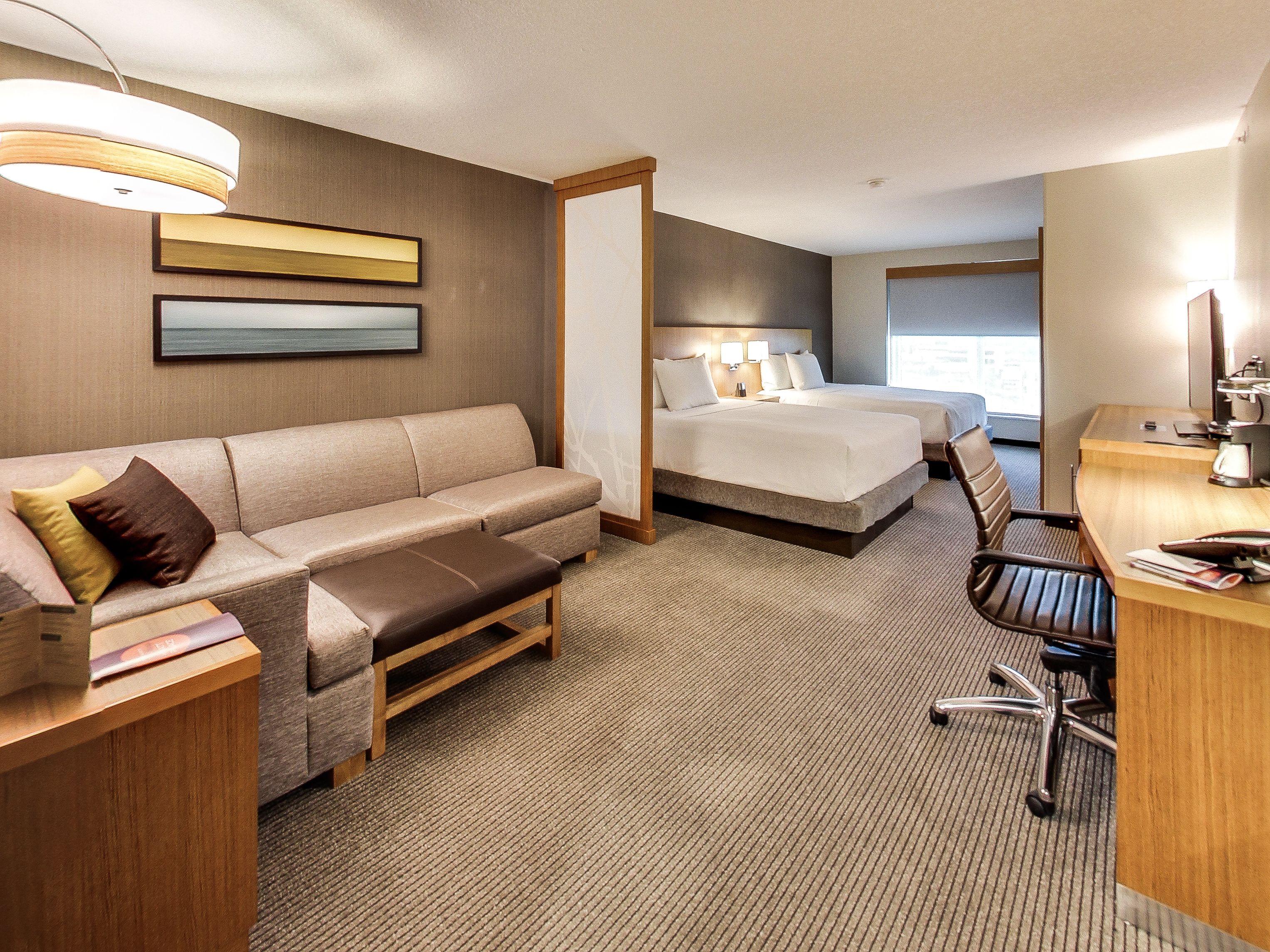 premium bedding, pillow-top beds, in-room safe, desk