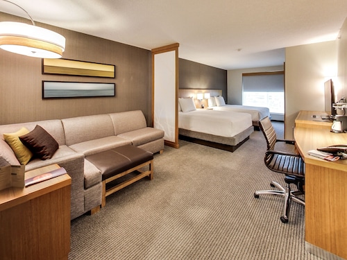 DoubleTree by Hilton Edmonton Downtown