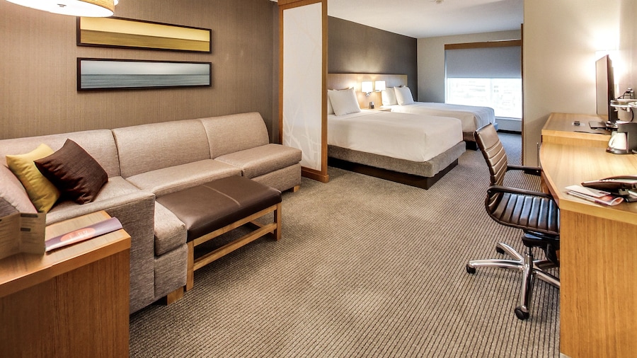 DoubleTree by Hilton Edmonton Downtown